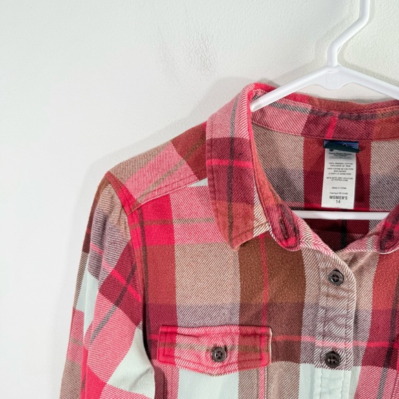 Patagonia Women’s Long Sleeve Fjord Flannel Button Down Shirt Red White 14 - Picture 6 of 10